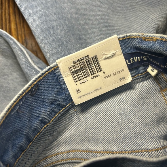 Levi's Faded Denim Jeans - Picture 4 of 4